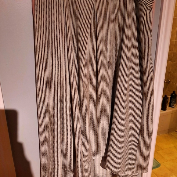 Black and White Skirt - Picture 1 of 2